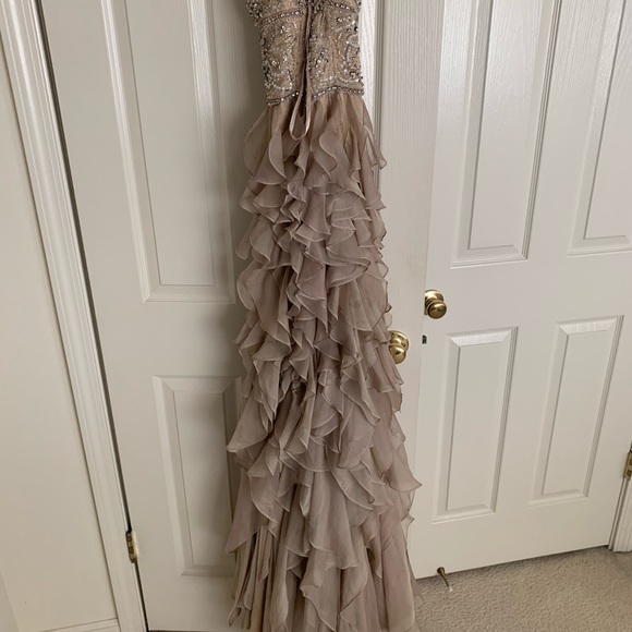 Dress - Picture 5 of 6
